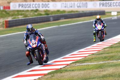 Toprak Razgatlioglu and Andrea Locatelli, Navarra WorldSBK Race1, 21 August 2021